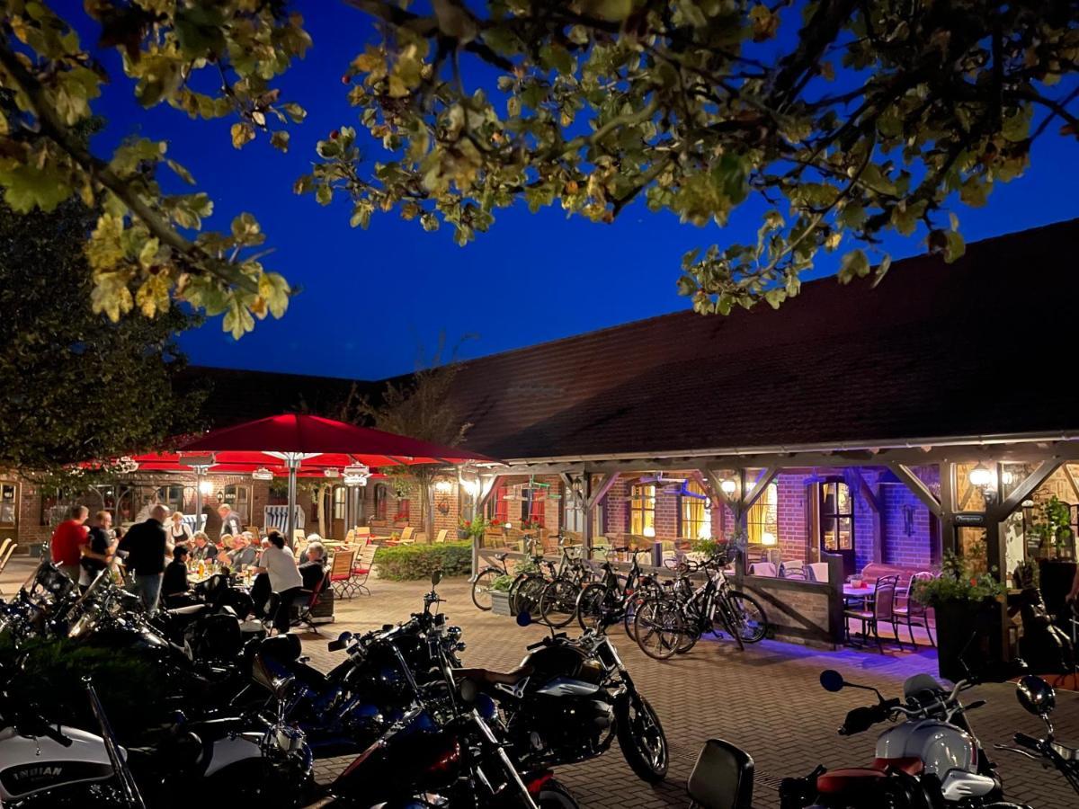 Landhotel Zur Schmiede Göhren-Lebbin Exterior foto
