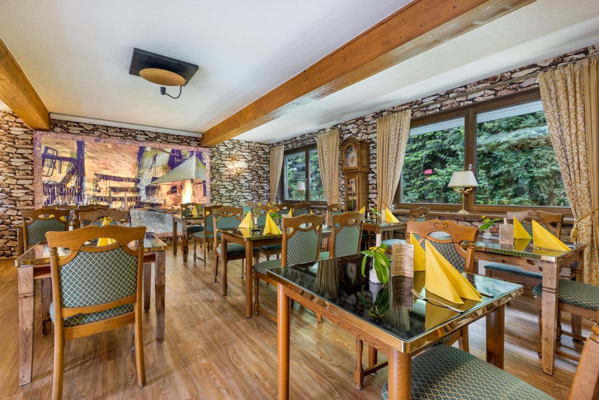 Landhotel Zur Schmiede Göhren-Lebbin Exterior foto